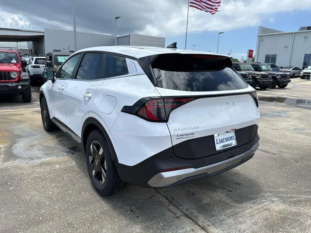 New 2026 Glacial White Pearl Kia LX image 31