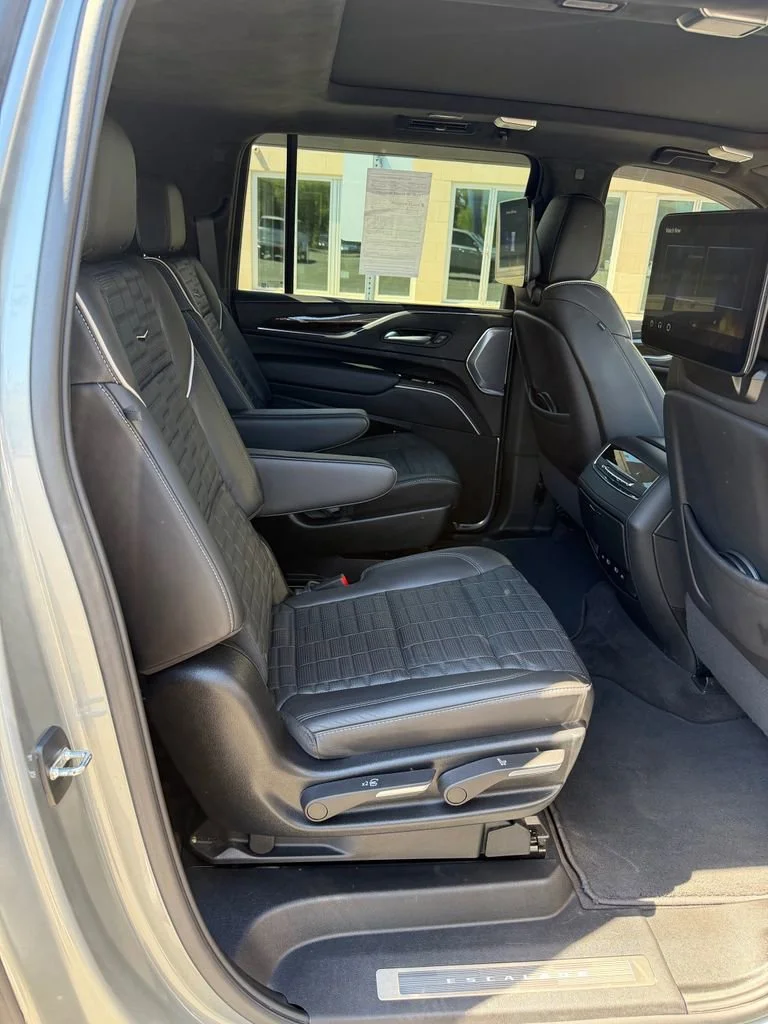 2024 Cadillac Escalade ESV Sport Platinum - Photo 6