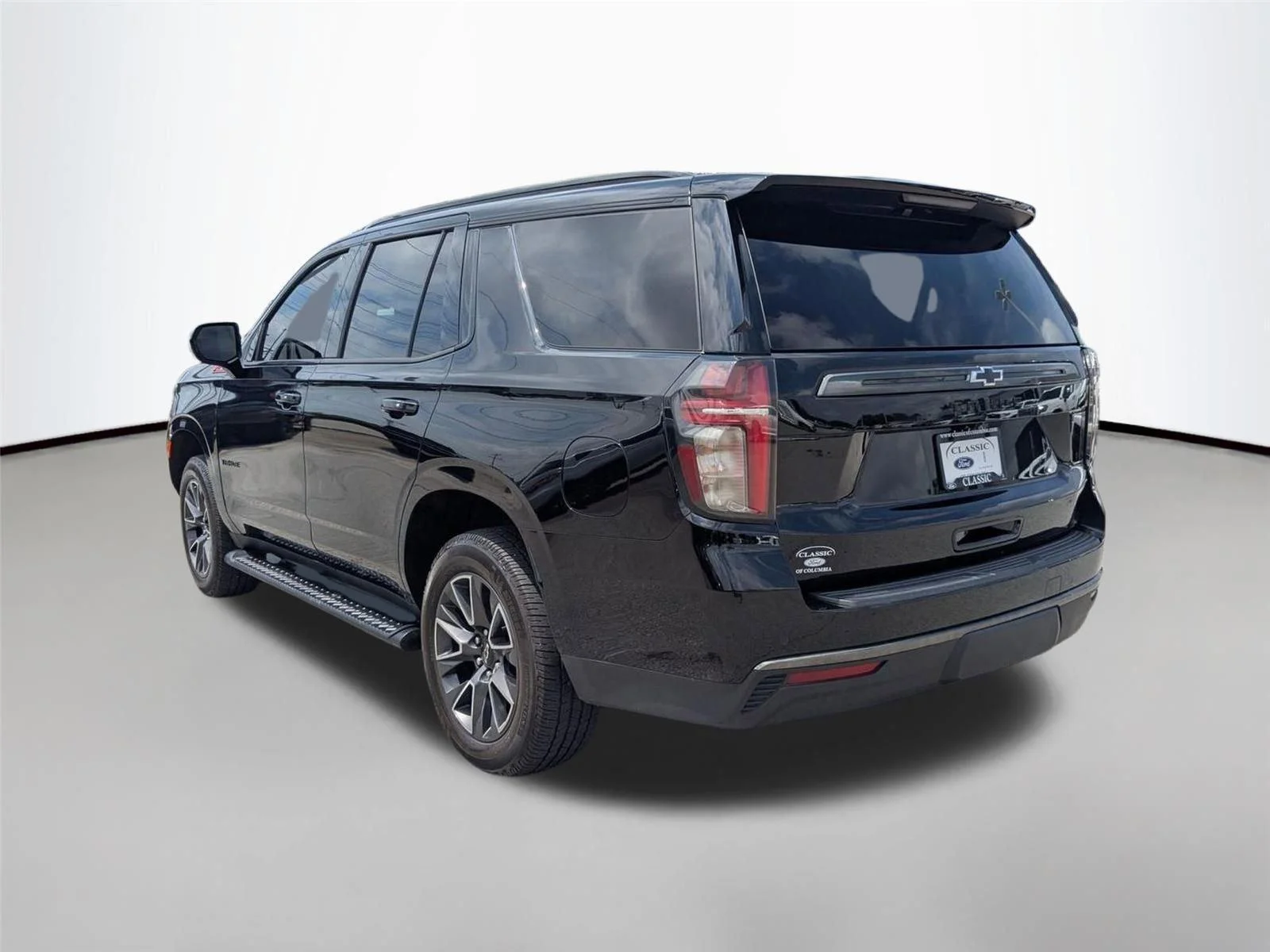 Used 2022 Black Chevrolet Z71 image 7