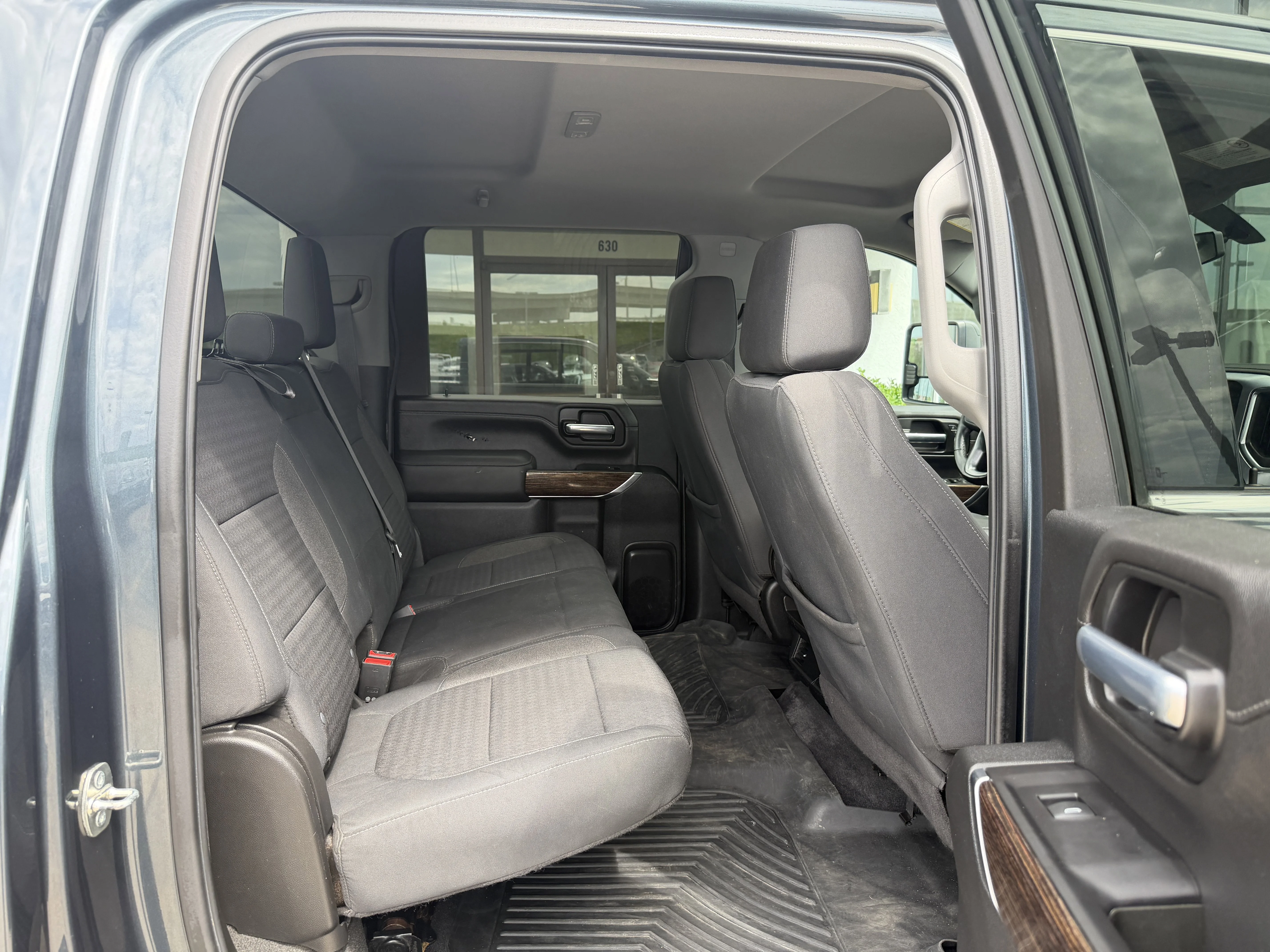 Used 2020 Dark Sky Metallic GMC SLE image 23