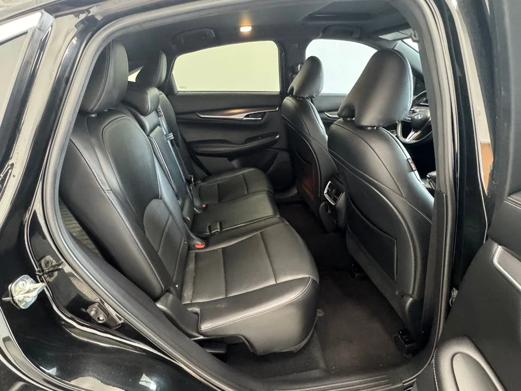 Certified Used 2022 Black INFINITI LUXE image 28