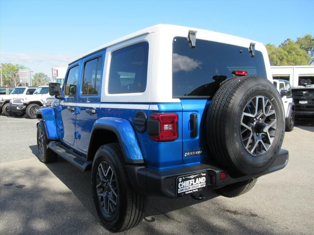 New 2026 Hydro Blue Pearl-Coat Exterior Paint Jeep Sahara image 5