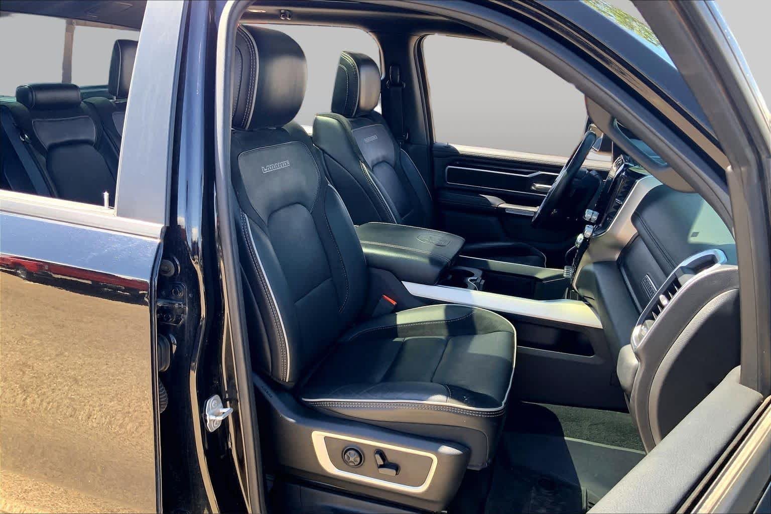 Used 2019 Diamond Black Crystal Pearlcoat Ram Laramie image 9