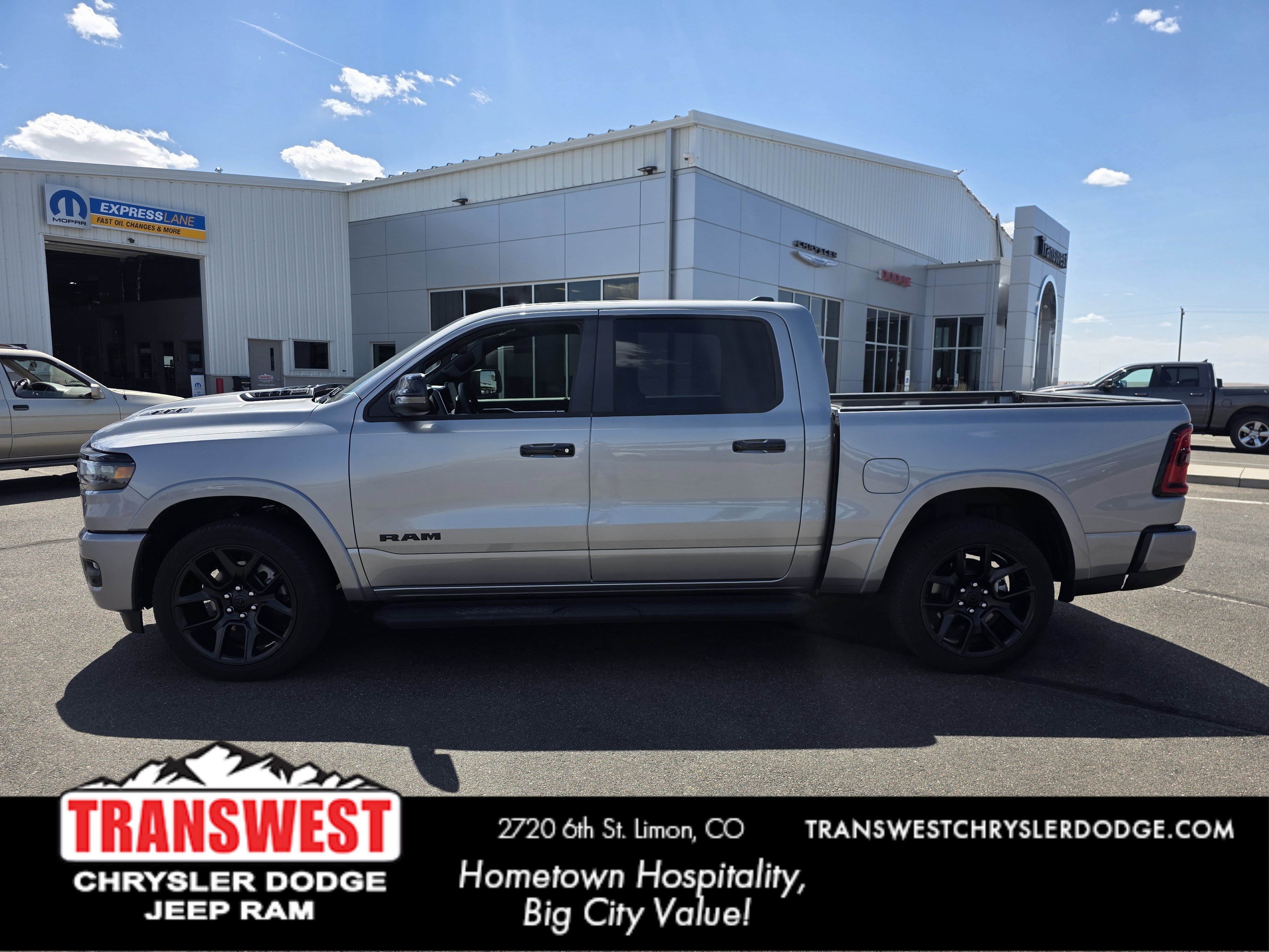 2025 RAM 1500 Laramie 4x4 Crew Cab 5'7's photo