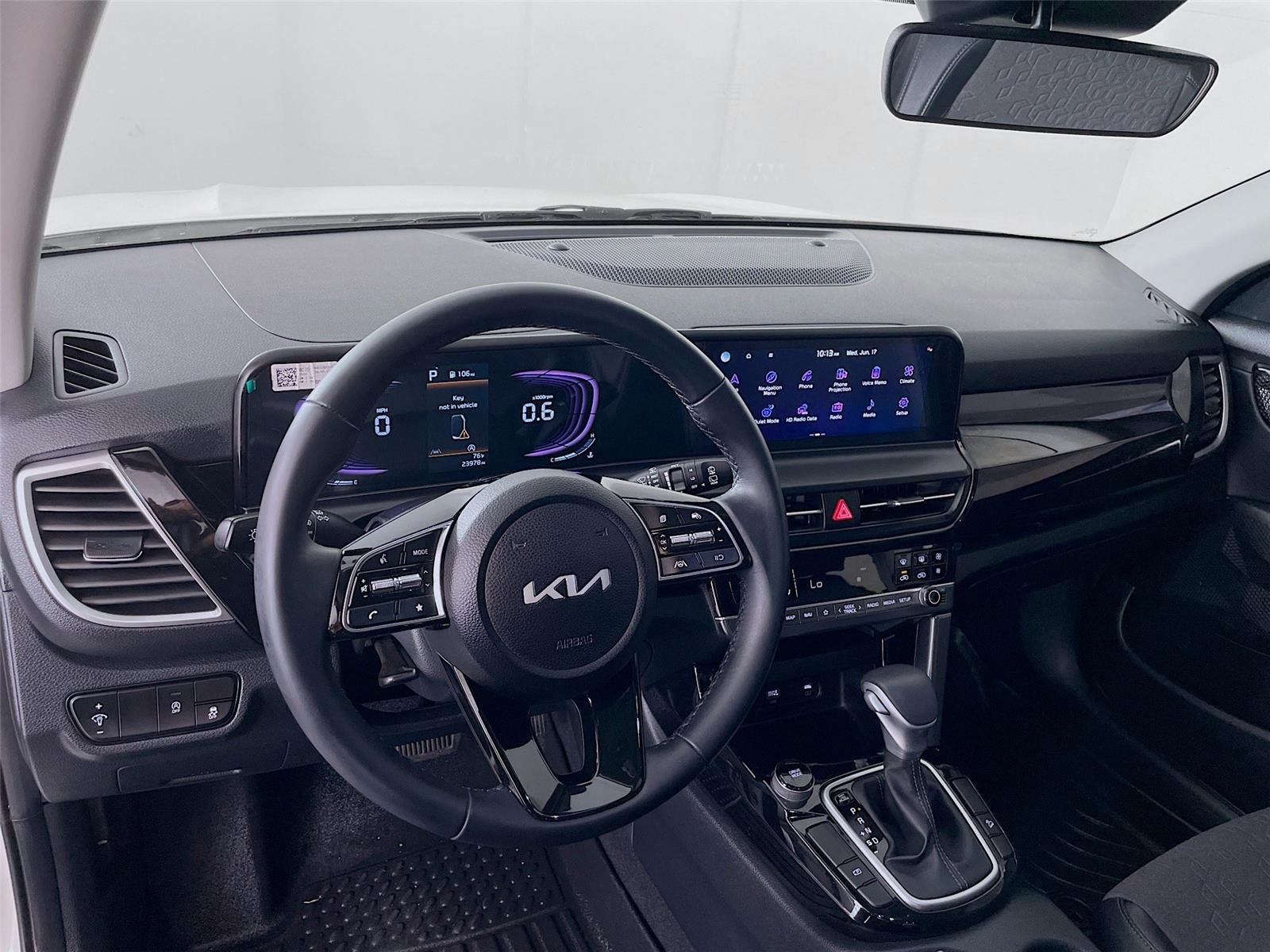 Used 2025 Clear White/Fusion Black Roof Kia S image 14