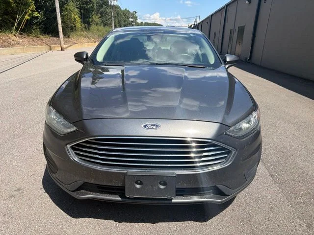 Used 2019 Gray Ford SE image 2