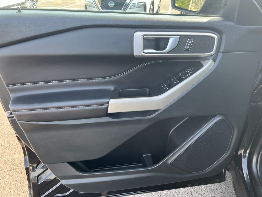 Used 2022 Black Ford XLT image 11