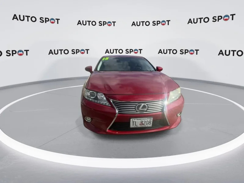 Used 2015 Red Lexus  image 3