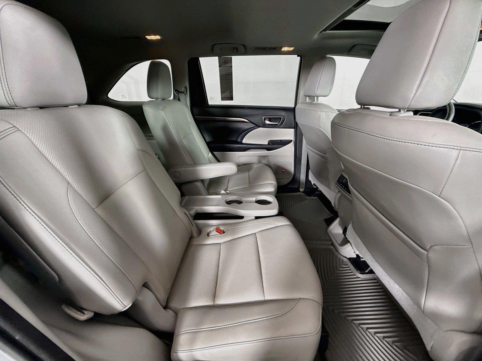 Used 2015 Silver Sky Metallic Toyota Limited image 45