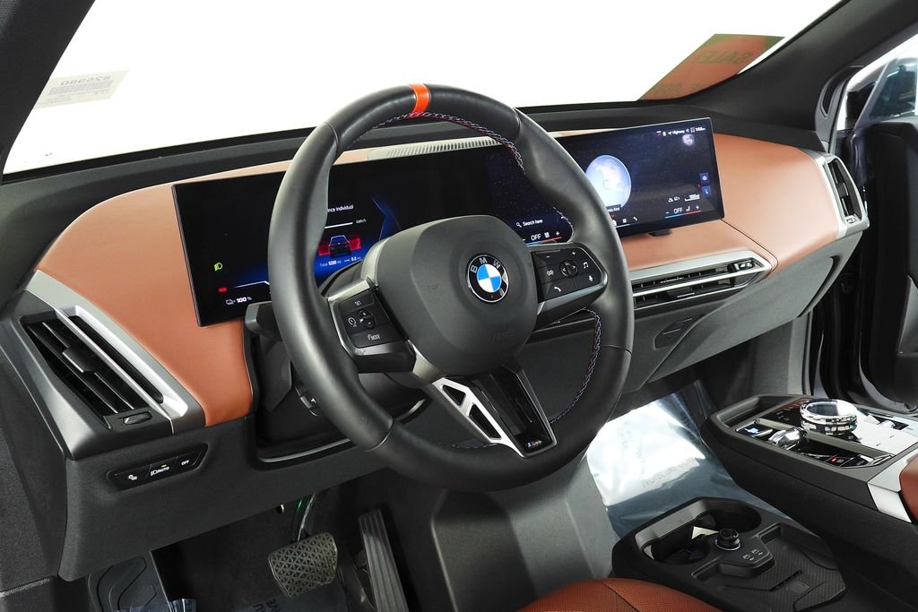 Used 2025 Black Sapphire Metallic BMW M60 image 30