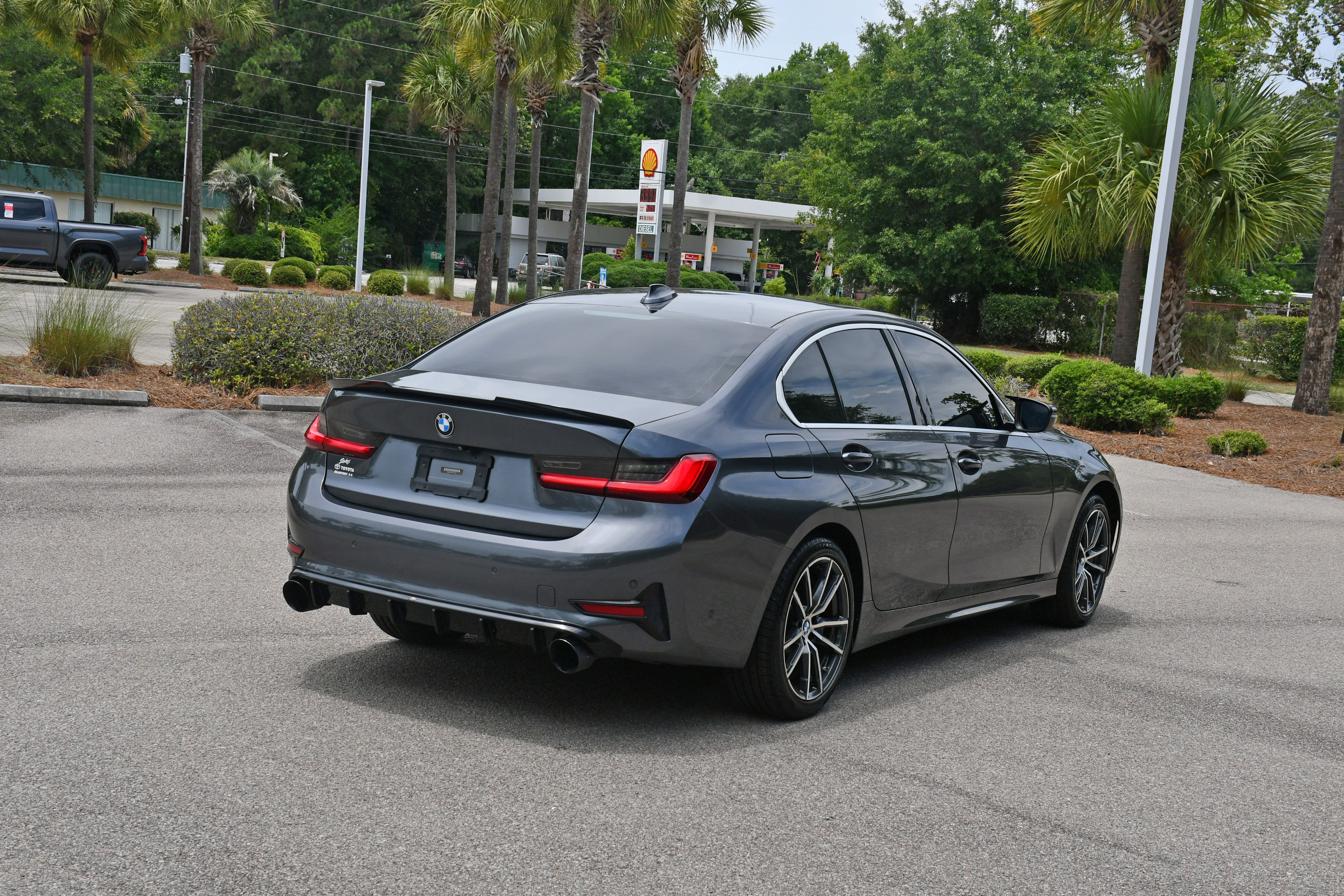 Used 2019 Gray BMW 330i image 3