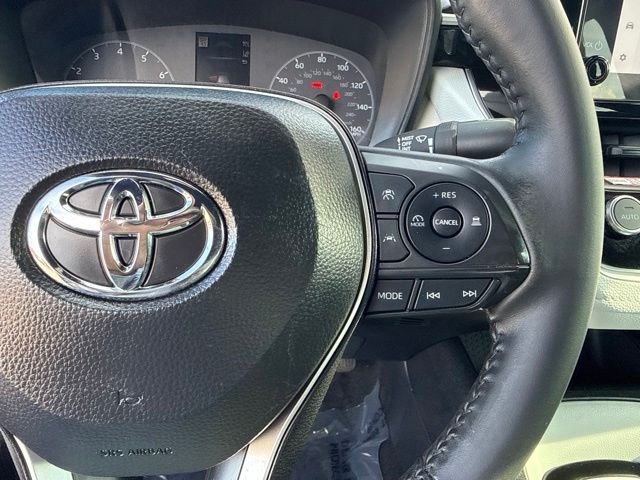 Used 2025  Toyota SE image 27