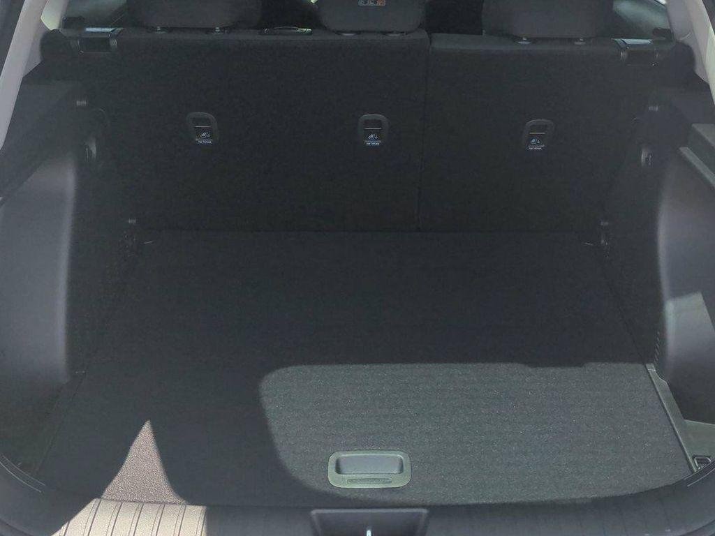 New 2027 Gray Hyundai SE FWD image 14