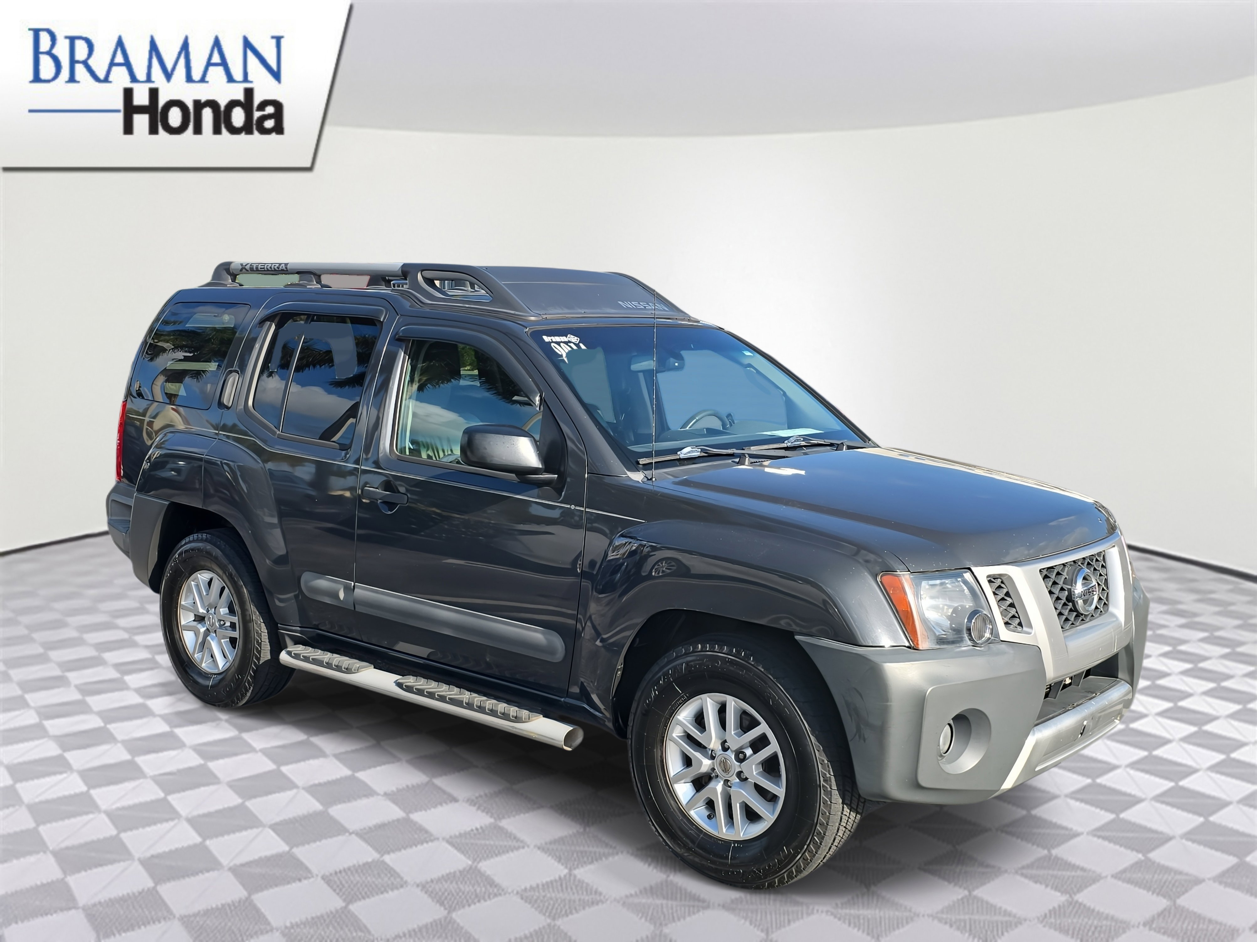 Used 2014 Nissan Xterra S with VIN 5N1AN0NU9EN813473 for sale in Miami, FL