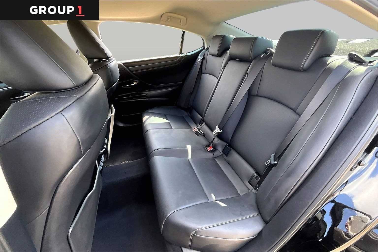 Certified Used 2024 OBSIDIAN Lexus  image 18