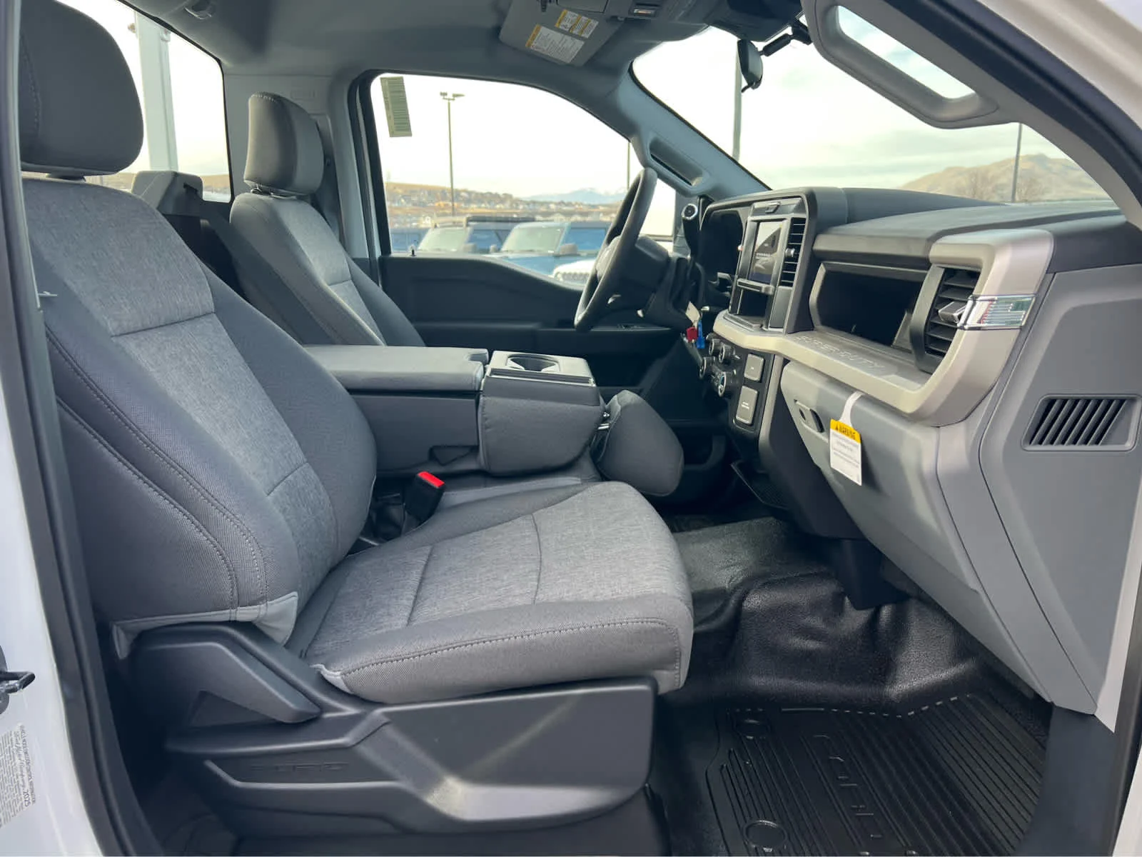 2025 Ford F-350 Super Duty Chassis Cab XL - Photo 17