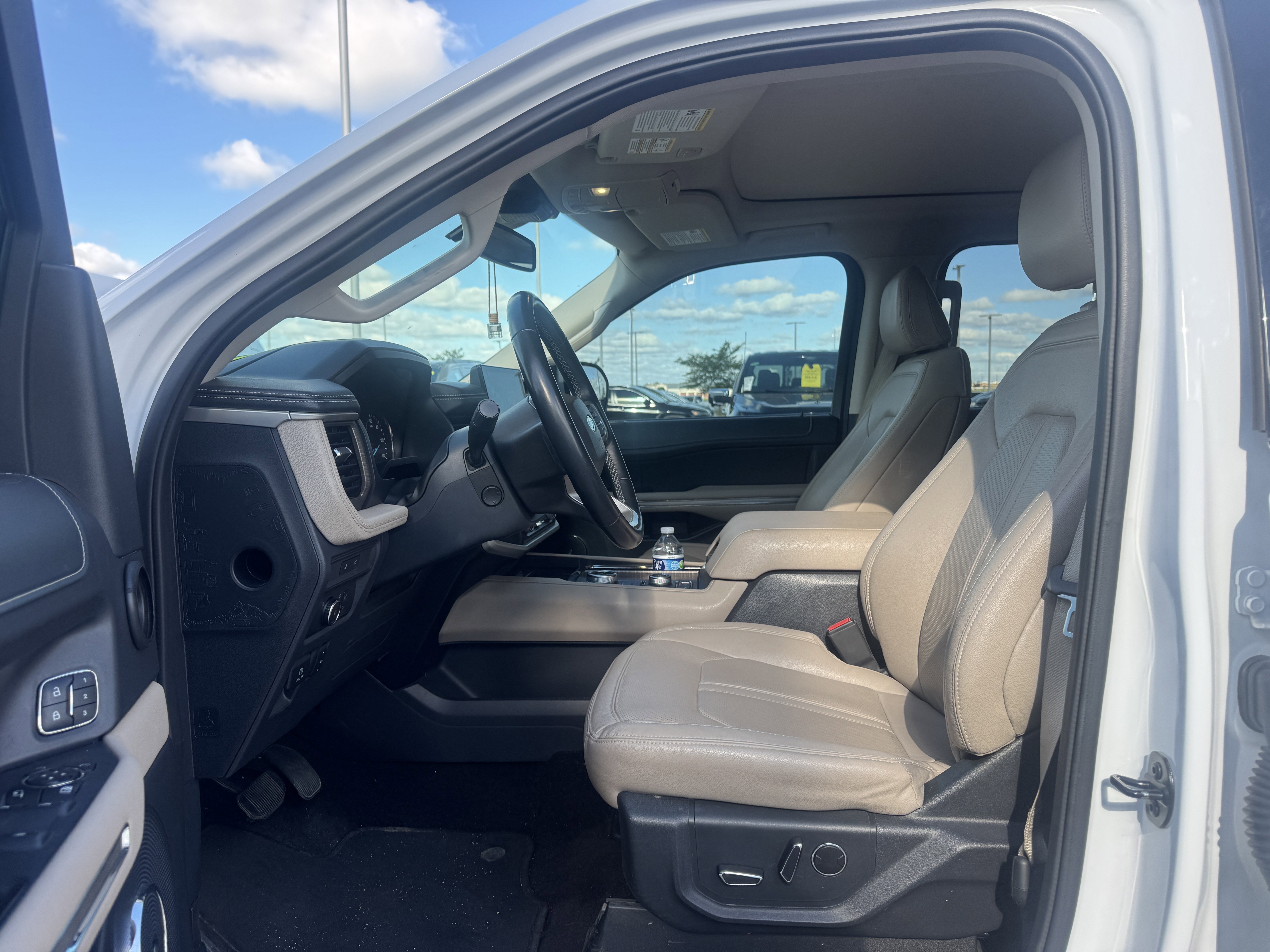 Used 2022 Oxford White Ford Limited image 5