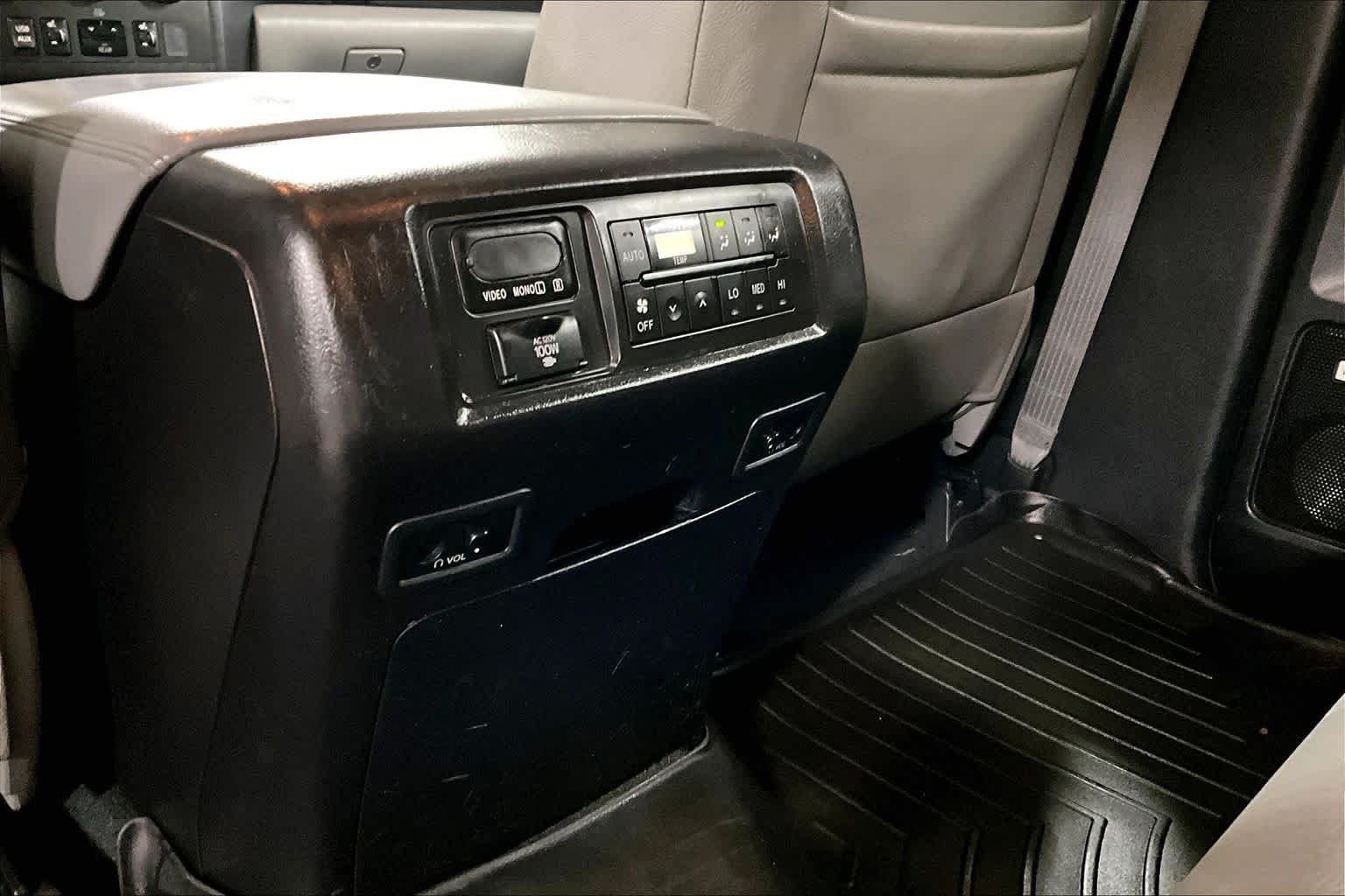 Used 2018 Midnight Black Metallic Toyota Limited image 33