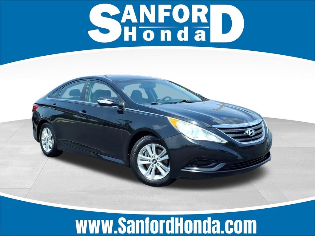 Used 2014 Phantom Black Metallic Hyundai GLS image 1