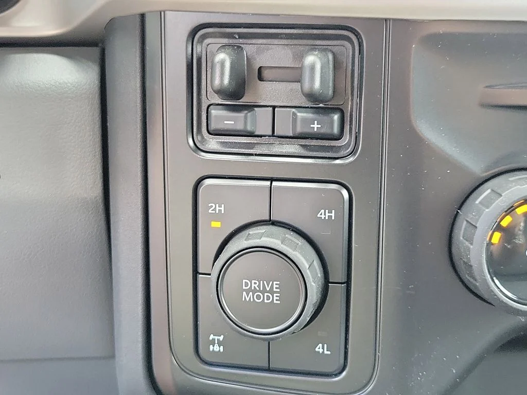 New 2026 Oxford White Ford F-350® XL image 28