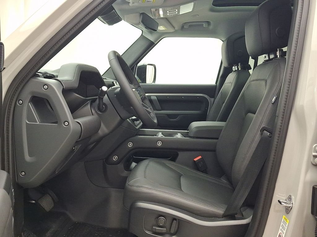 New 2026 Borasco Grey LAND ROVER X-Dynamic SE image 9