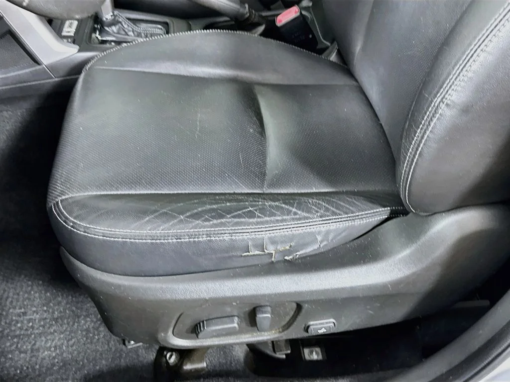 Used 2015 Silver Subaru 2.5i Touring image 23