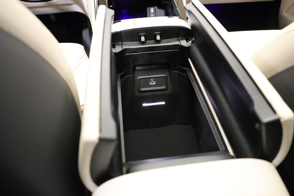 New 2026 Black Mercedes-Benz GLC 300 image 28