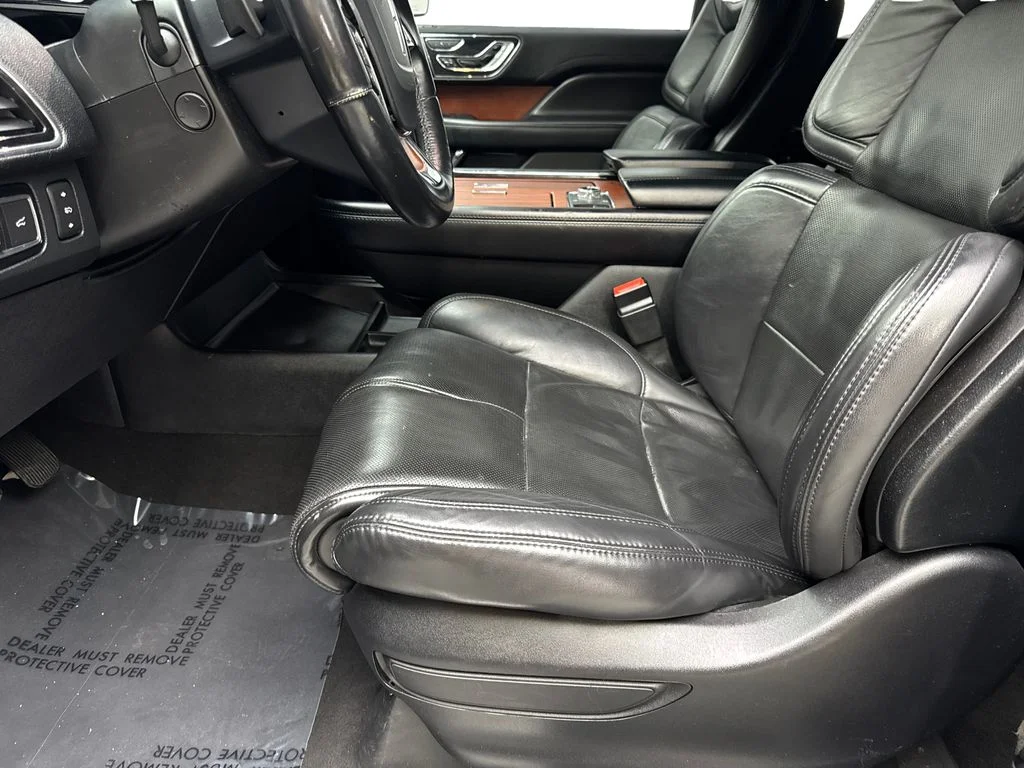 Used 2020 Black Lincoln Reserve NAV,CAM,PANO,CLMT STS,BLIND SPOT,3RD ROW image 26