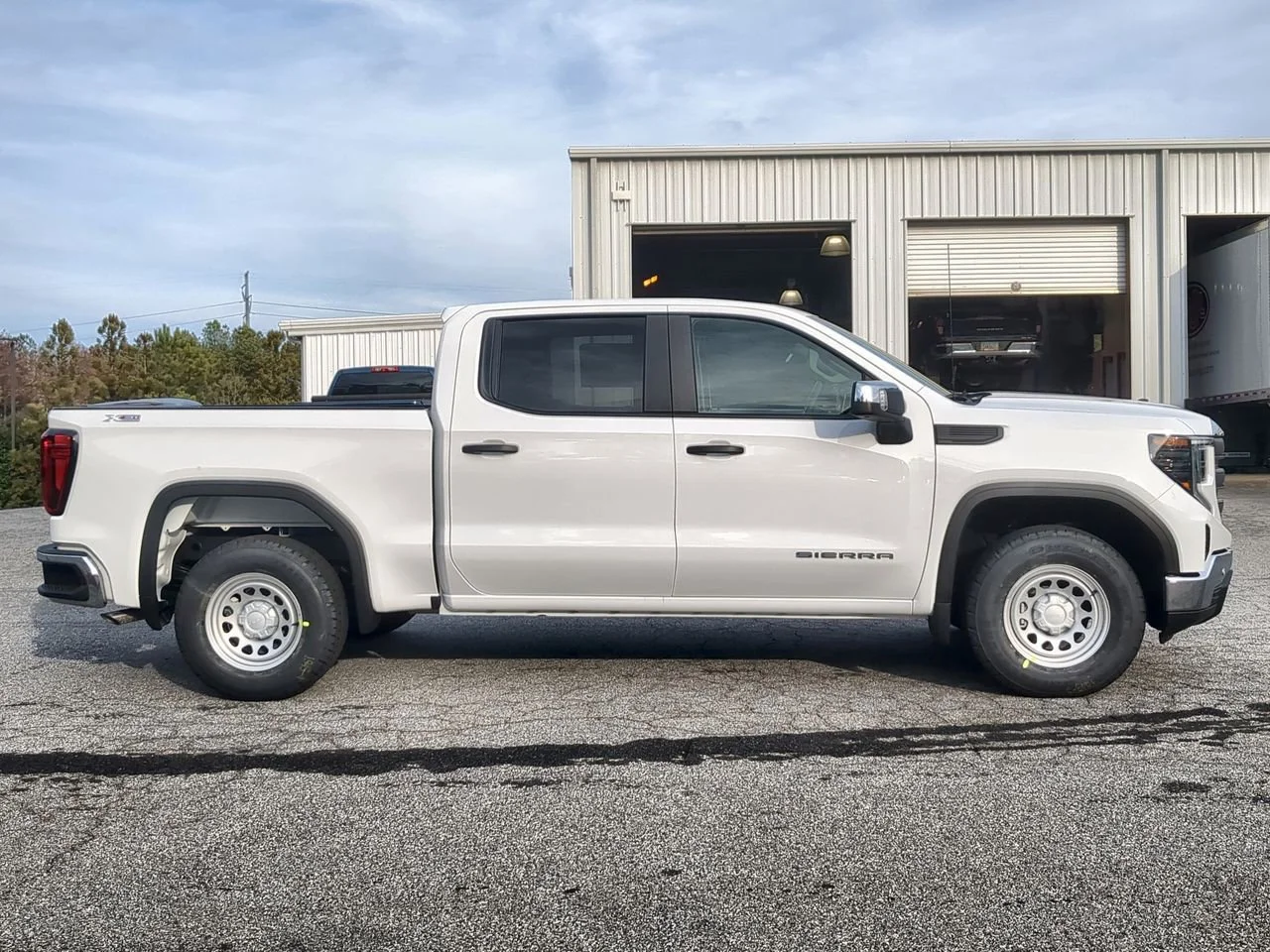 New 2026 Summit White GMC Pro image 9
