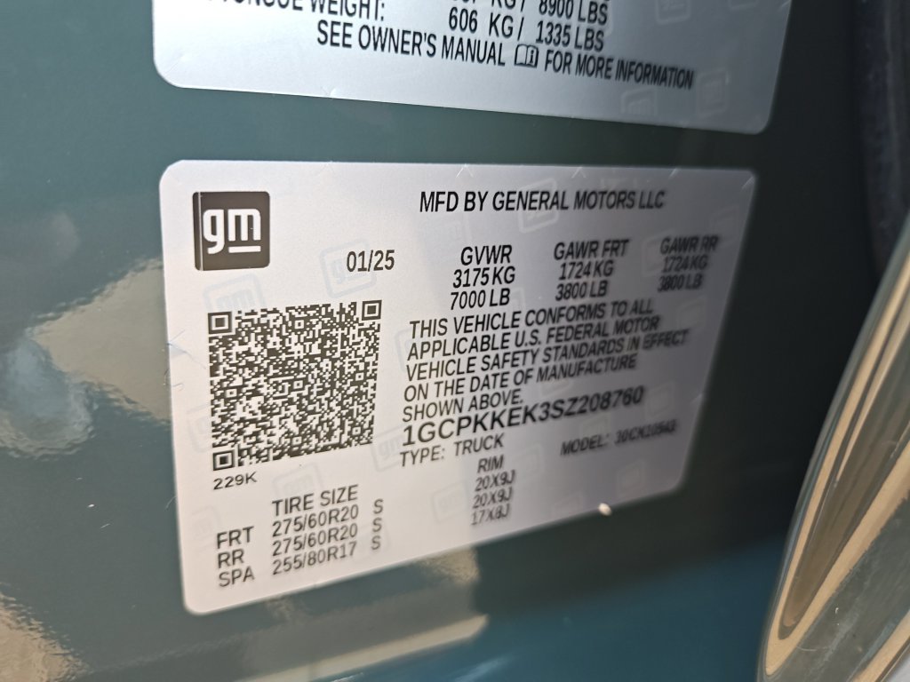 Used 2025 Gray Chevrolet LT image 26