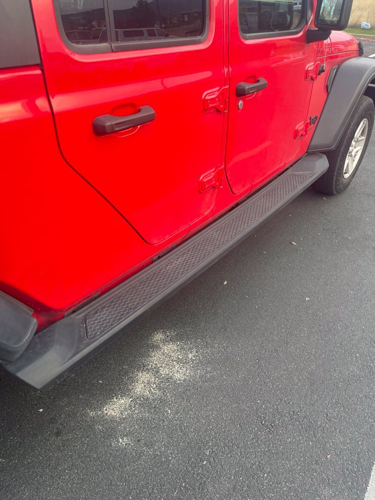 Used 2020 Red Jeep Sport image 23