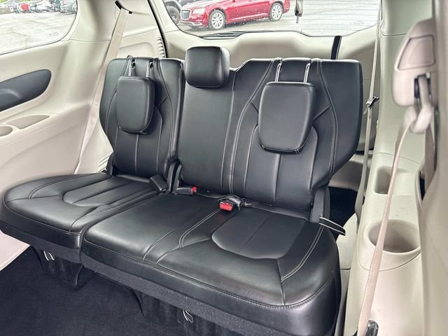 Used 2023 White Chrysler Touring L image 17