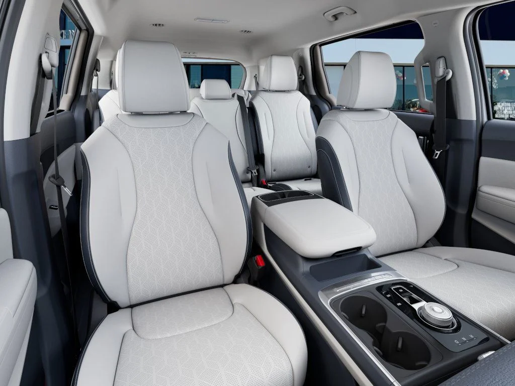 New 2026 Snow White Pearl Kia EX image 15
