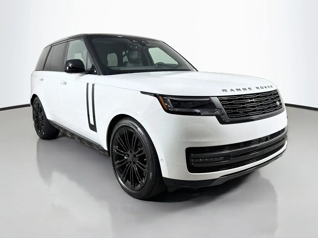 New 2026 Fuji White Land Rover SE image 3