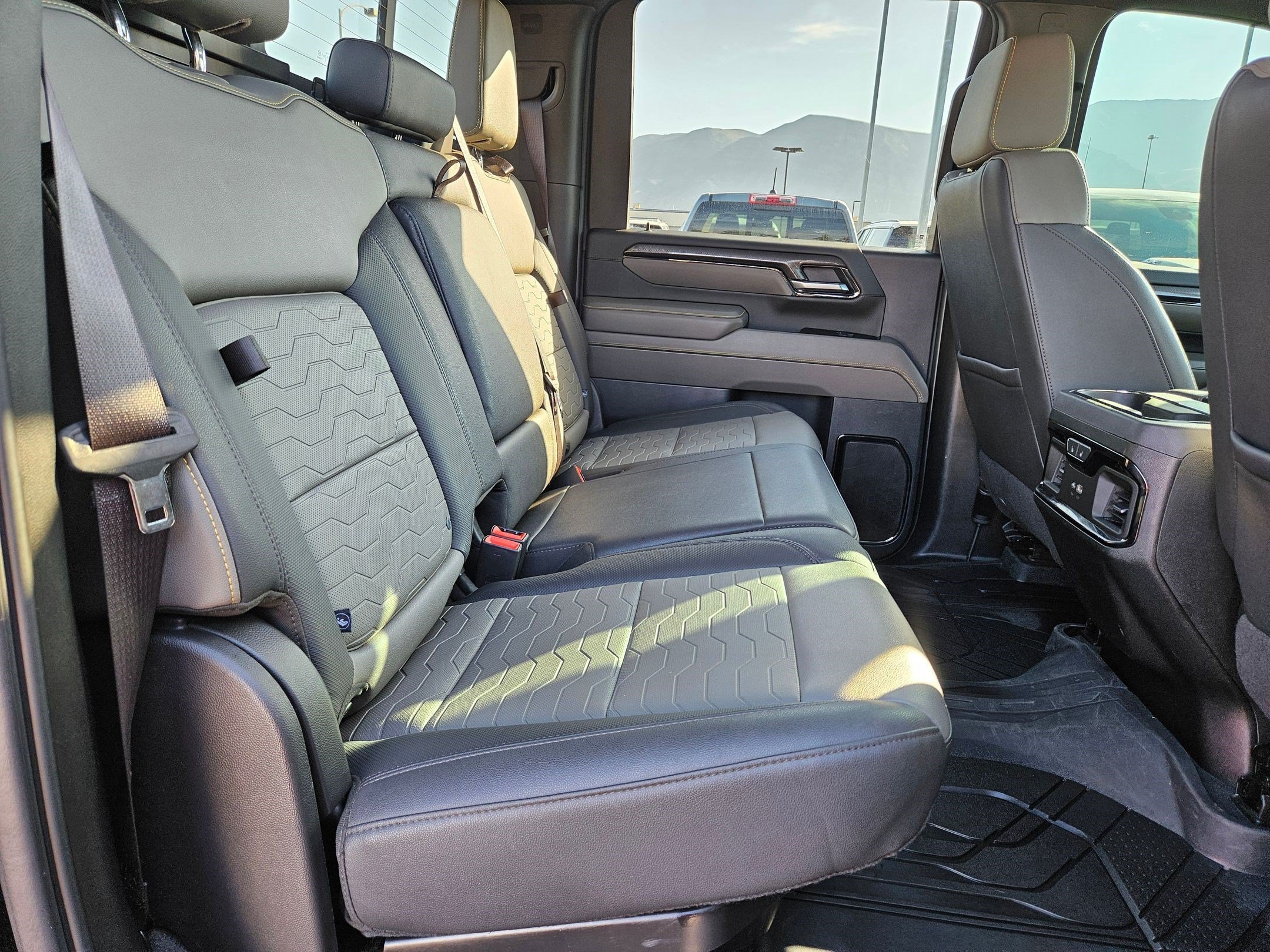 Used 2024 Black Chevrolet ZR2 image 31