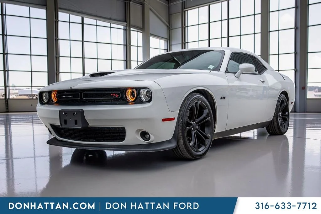 2022 Dodge Challenger R/T's photo