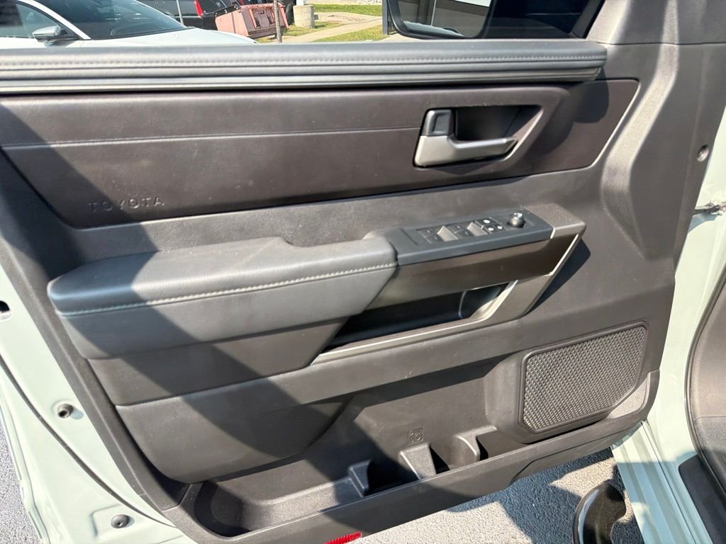 Used 2026  Toyota SR5 image 9