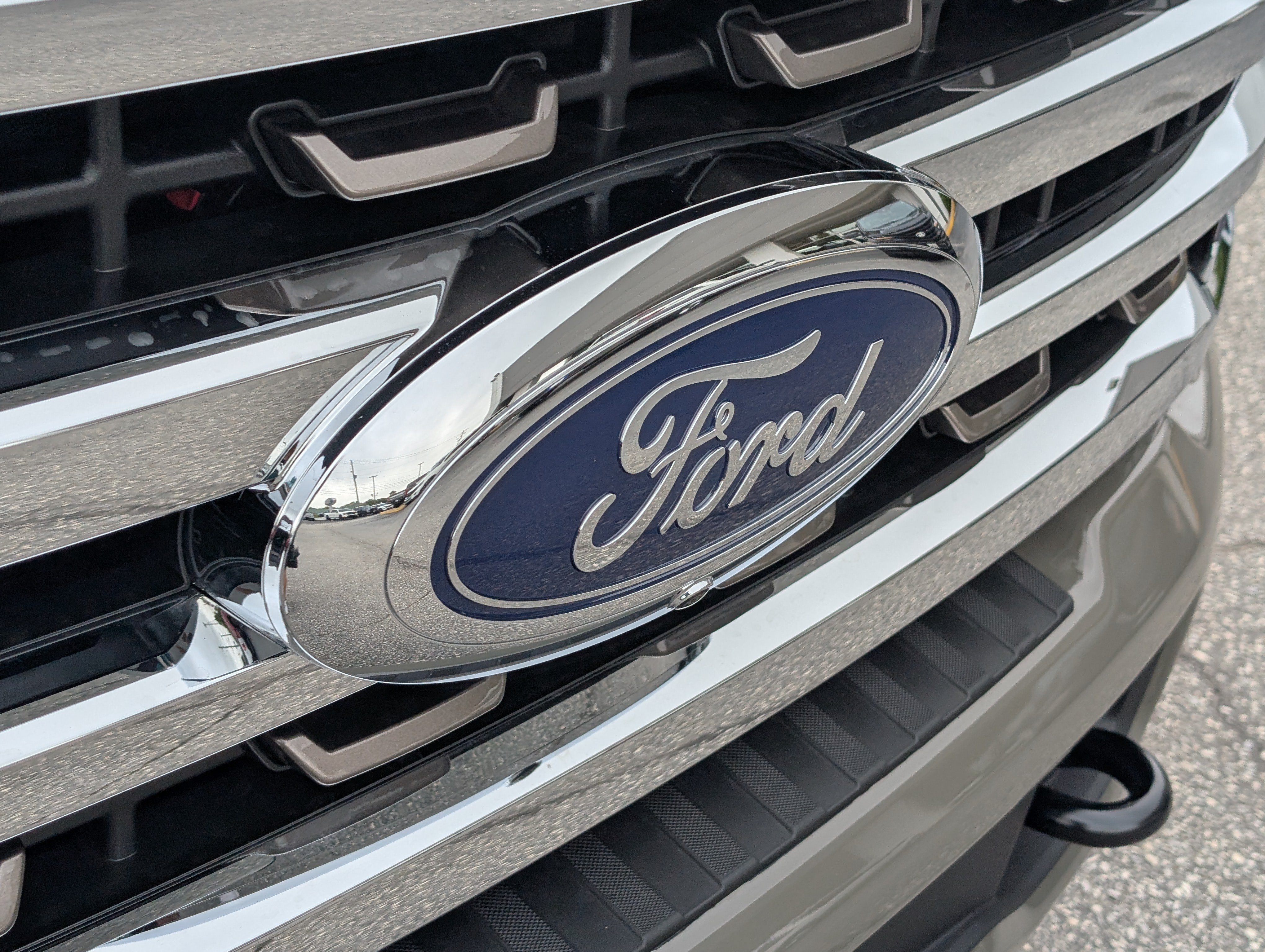 New 2026 Star White Metallic Tri-Coat FORD F-250® King Ranch® image 5