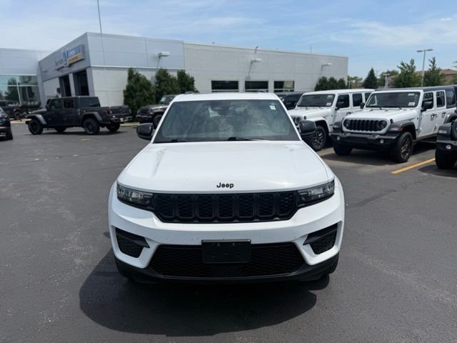 Certified Used 2022 Bright White Clearcoat Jeep Altitude image 7