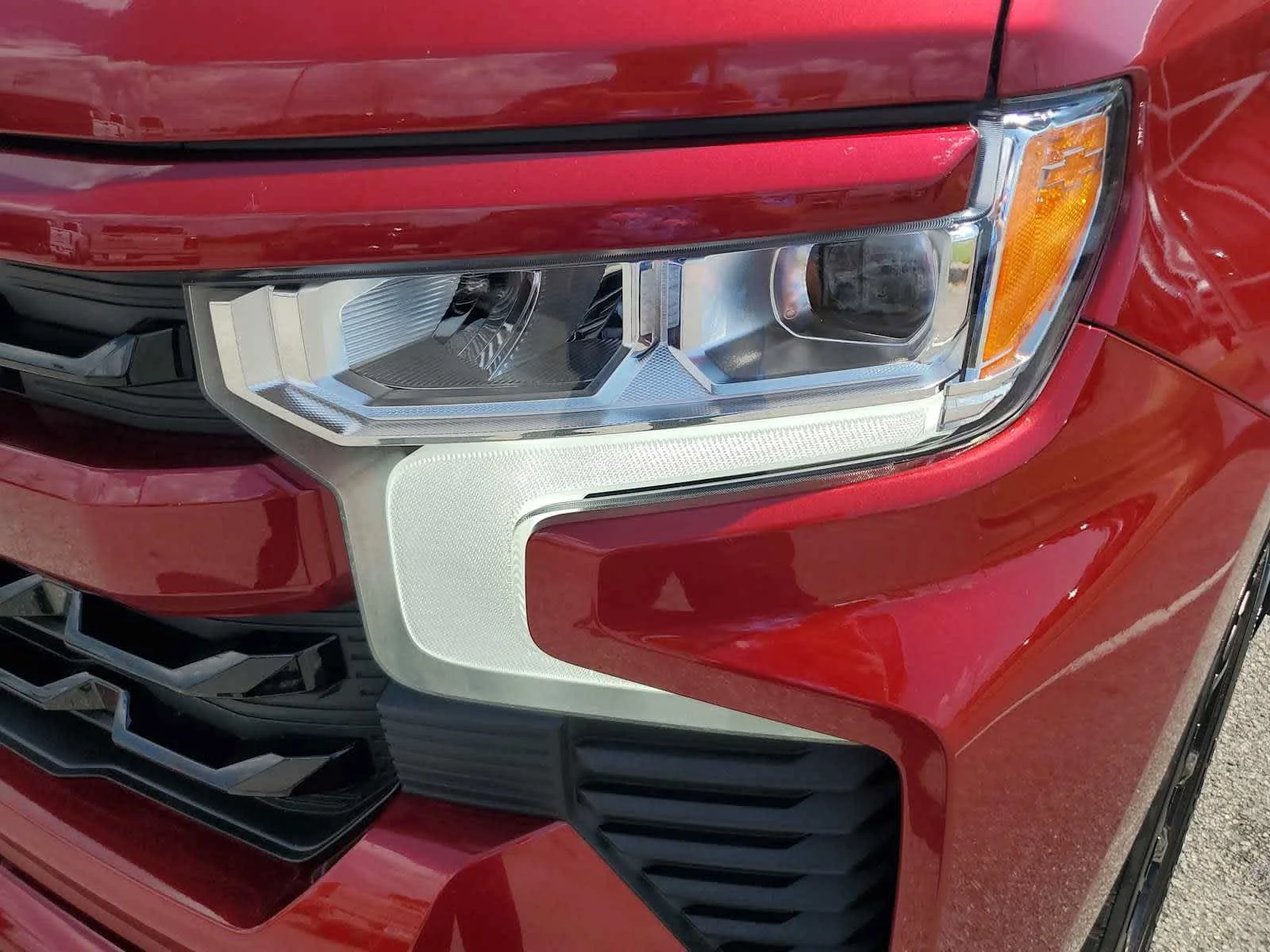 Used 2025 Radiant Red Tintcoat Chevrolet RST image 10