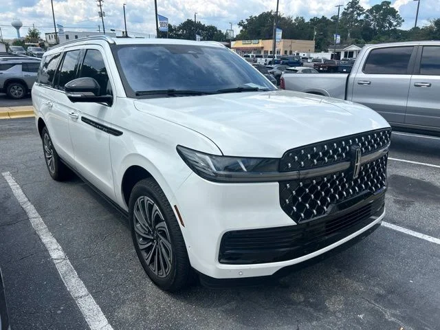 Used 2025 White Lincoln Black Label image 2