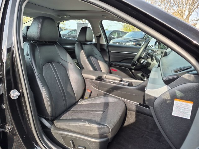 Used 2024 Black Hyundai Limited image 32