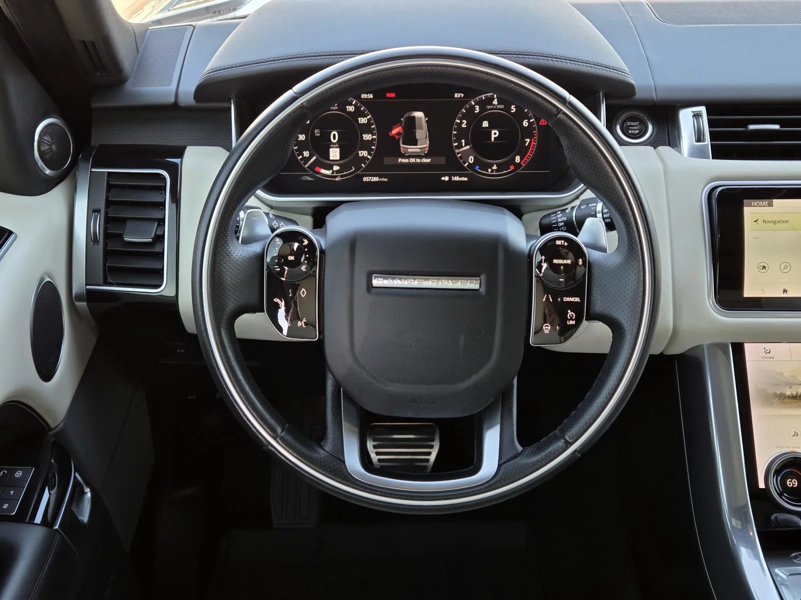 Used 2020 Narvik Black Land Rover HSE Dynamic image 18