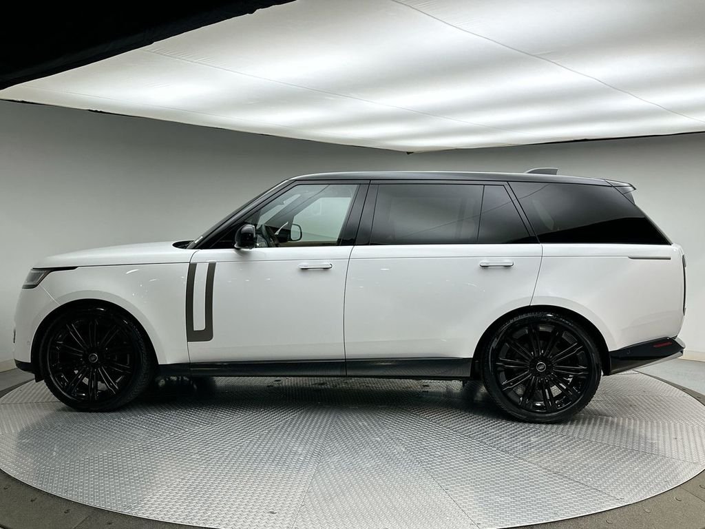 Certified Used 2023 Fuji White Land Rover SE image 10
