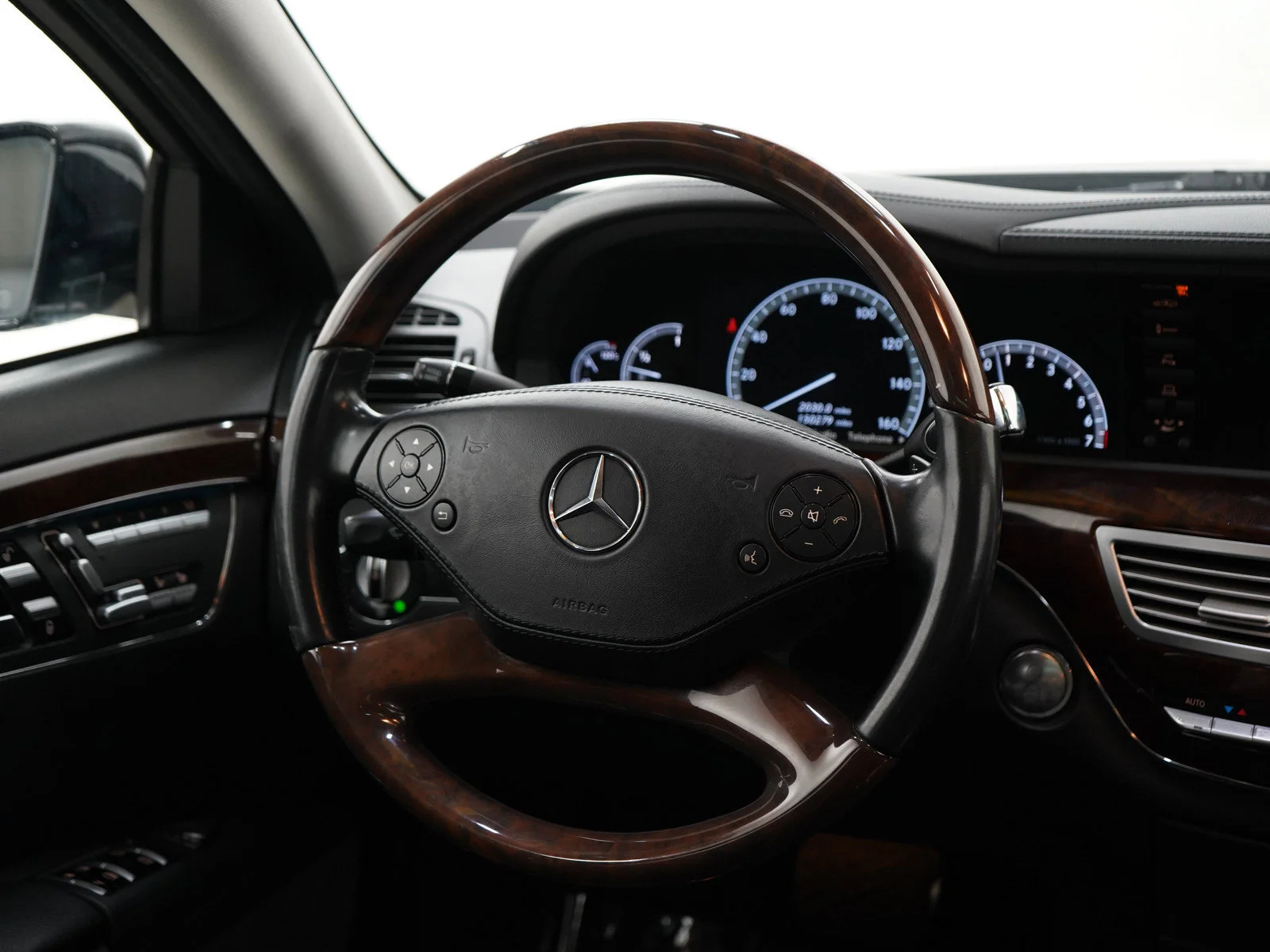 Used 2011 Black Mercedes-Benz 4D SEDAN S550 4MATIC® image 14