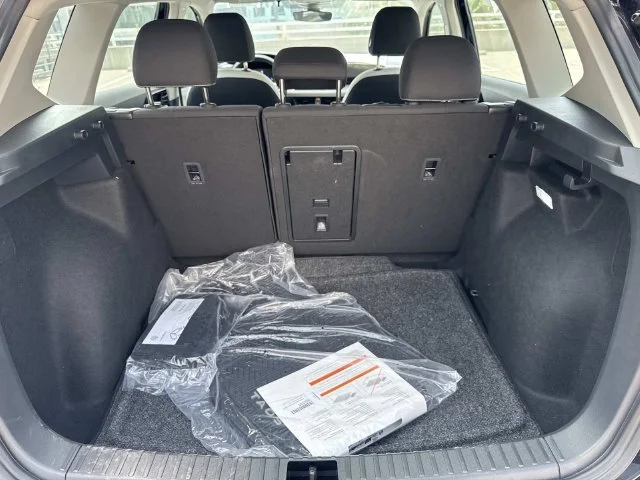 2026 Volkswagen Taos photo 5