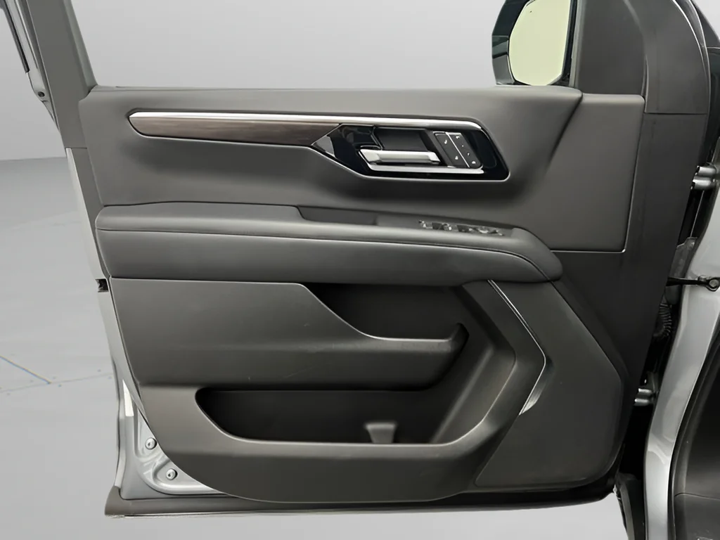 Used 2025 Sterling Gray Metallic Chevrolet Z71 image 25