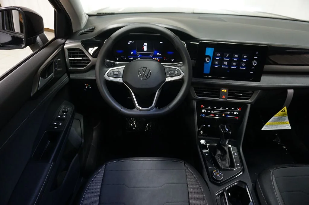 New 2026 Deep Black Volkswagen 1.5T SE Black image 12