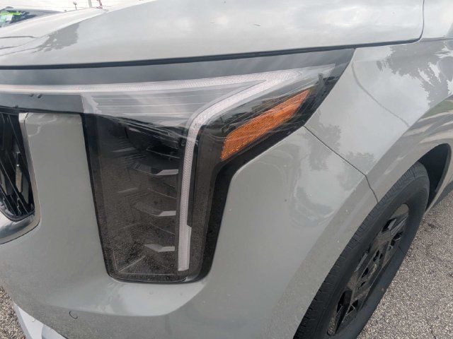 New 2027 Ceramic Silver Kia LXS image 10