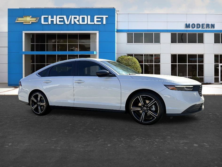 Used 2025 Platinum White Pearl Honda Sport image 6